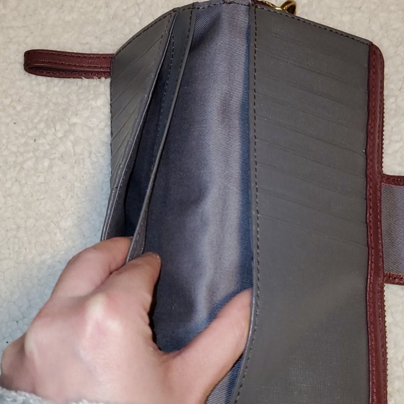 Fossil Wallet/Wristlet - Picture 4 of 9